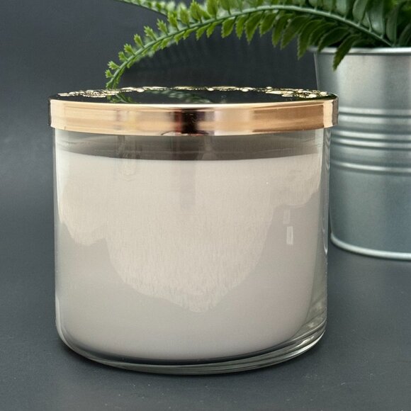 BBW Marshmallow Fireside White Barn Bath & Body Works 3 Wick Candle - Picture 2 of 10